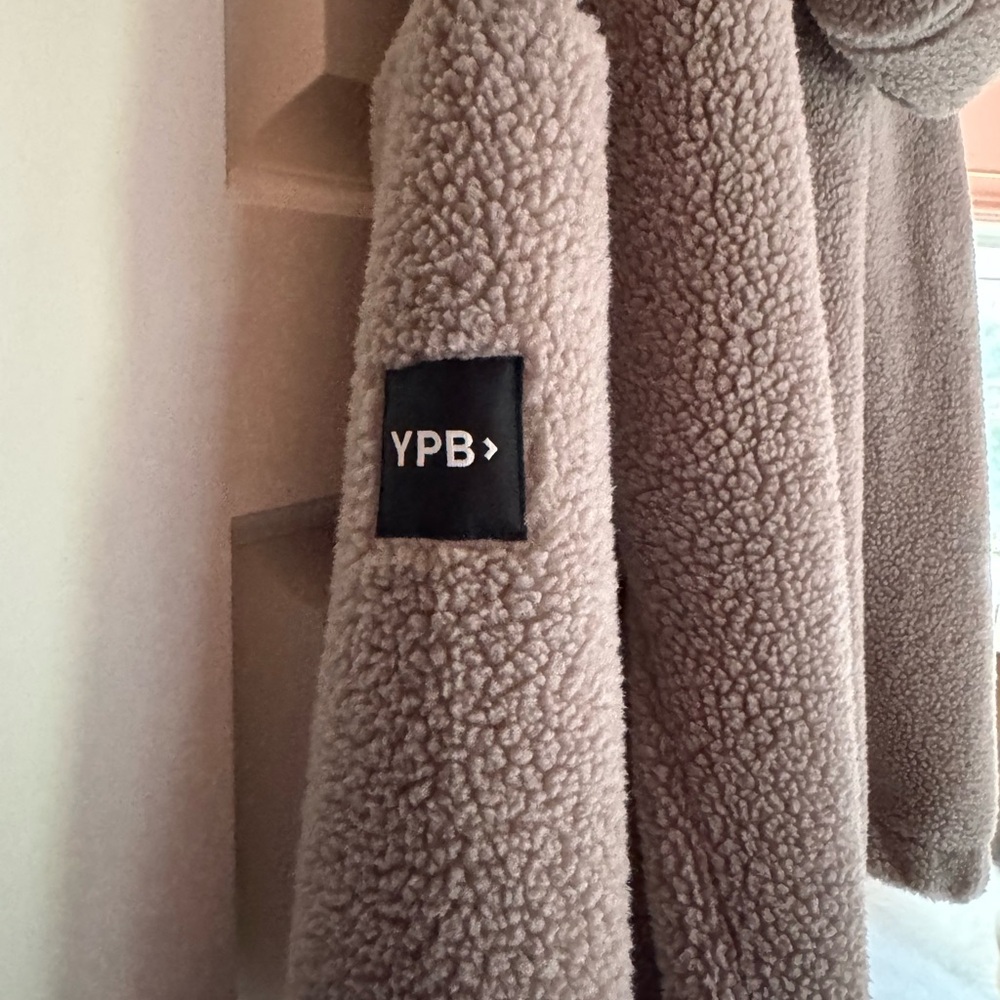 YPB by Abercrombie & Fitch Taupe Sherpa Teddy Hoodie Jacket - Picture 3 of 4